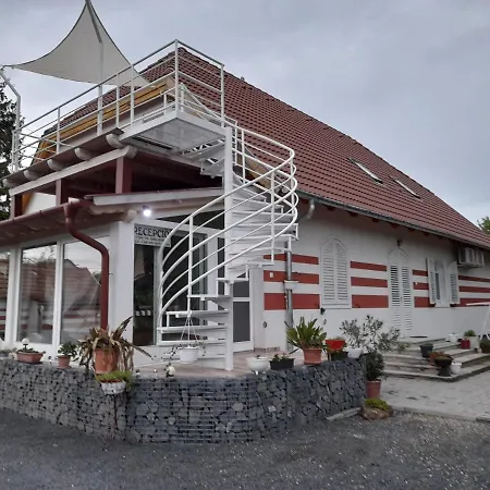 Διαμέρισμα Bella Badacsony Apartmanhaz