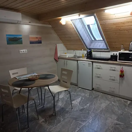 Bella Badacsony Apartmanhaz * בדקסוניטומאי