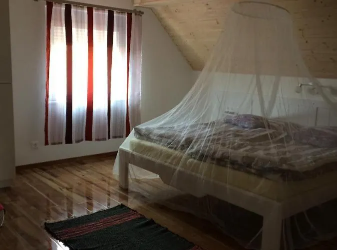 شقة Bella Badacsony Apartmanhaz