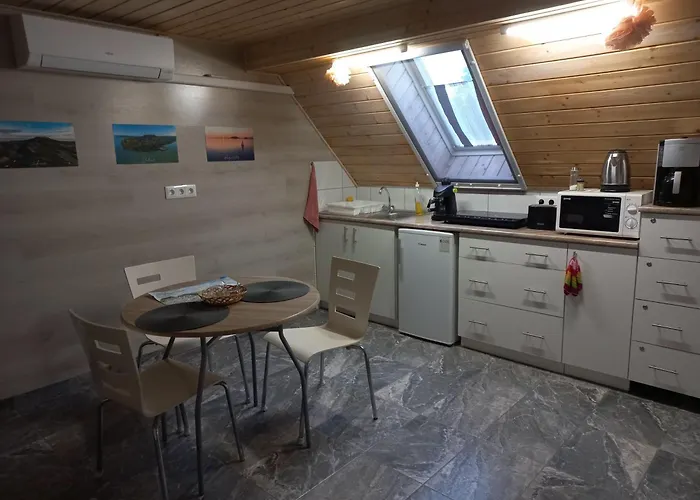 Bella Badacsony Apartmanhaz * باداتشونيتوماي
